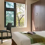 RedDoorz Nhan Hoa Hotel Nhan Hoa