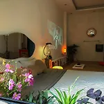 Choi Nhu O Nha