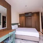 Luxe Paradise Suites Hotel Hoang Cau
