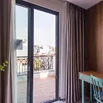 Luxe Paradise Suites Hotel Hoang Cau