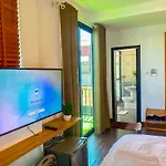 Windy Lakeview Studio Ha Noi