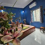 Alley Homestay