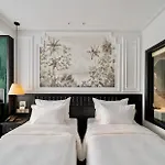 Paradise Suites Truc Bach Lake
