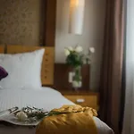 Eliana Ruby Hotel & Travel