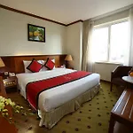Sunny Hotel 1