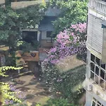 Golden Moon Suite Hotel & Travel