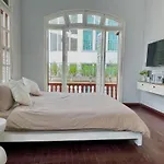 Annam Westlake Charm-Brandnew-Cozy Comfort-Bathtub
