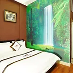 Phuong Dong Hotel