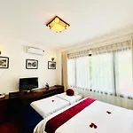 Hanoi Golden Moon Hotel & Travel