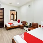 Khách sạn Giao Thông