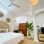 Lushstay Boho - Hanoi Train Station