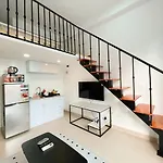 Thechanhsa Duplex Apartment Near Hanoi Train Station