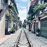 Old Quarter Danny\'S Spacious 2-Floor Apartment, Next To Train Cafe Street