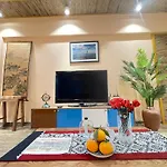 Quiet Private Apartment, 5\' To Hoan Kiem Lake, 2 Balconies, 1 Bedroom, Free Wifi - Netflix, Zeit Home 506