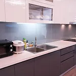 Lynn Apartment - Vinhomes Metropolis Near Lotte Center