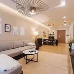 Lynn Apartment - Vinhomes Metropolis Near Lotte Center
