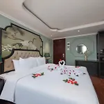 Madelise Palace Hotel & Travel