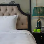 Madelise Palace Hotel & Travel