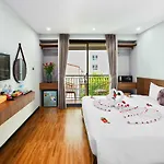 Family Hanoi Hotel