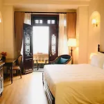 La Belle Maison
