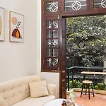 Sunny Balcony Room In Old Quarter With Netflix And Free Laundry