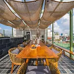 Xeoxo Premium Building With Rooftop Pool