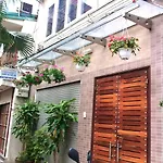 Studio Apartment Filled With Nature Light Near The Hanoi Opera House Can Ho Day Du Tien Nghi Co Thang May Gan Nha Hat Lon