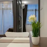 Deluxe Apartment At Minori Building