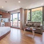 22Land Moon West Lake