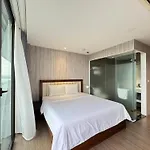 22Land Moon West Lake