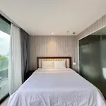22Land Moon West Lake