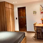 Bom\'S House