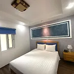 Holiday Suites Hotel & Spa