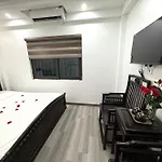 The Queen Hotel & Spa 2