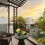 Carillon Boutique Hotel