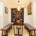 A Cozy 02-Bedroom Apt In The Old Quarter Of Hanoi!
