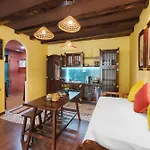 Old Quarter Lux Boutique Railview Retreat