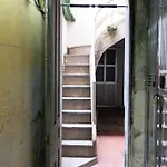 Holly Hideaway-Cozy Nest -Balcony- City Center