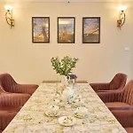 Charming Luxury Villa With Outdoor Spa And Garden 4 Bedrooms