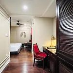 Hotel Du Monde