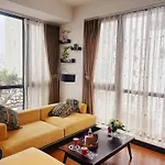 Home Suites -Natural Light -Projector -Spacious - 2Br Incenter