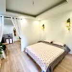 Shii Apartment