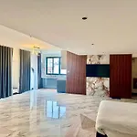 Luxe Paradise Suites Hotel Hoang Cau