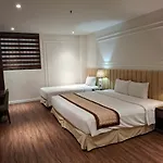Skylark Hotel
