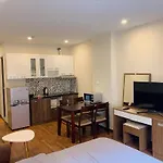 Luxe Paradise Residence Lac Long Quan