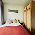 Sunny Deluxe Apartment 1-Bedroom And 1-Living Room Free Gym
