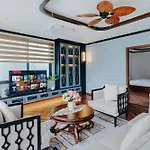 Luxe Paradise Suites Dang Thai Mai