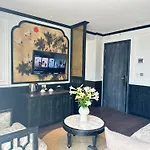 Luxe Paradise Premium Hotel Pham Hong Thai