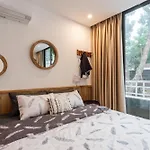 Train Street View- Amber-Touched & Private Self-Check-In Apartment
