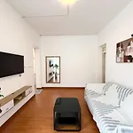Home4You - Can Ho 1 Ngu Tai Ba Dinh Voi Ban Cong Cuc Chill